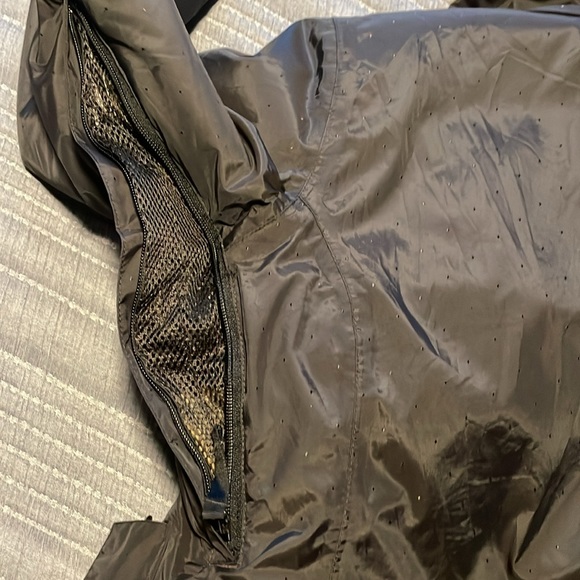 Women’s Burton winter jacket - Picture 8 of 9